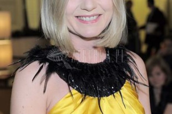 Edyta Olszówka w żółci od Jaroszewskiej