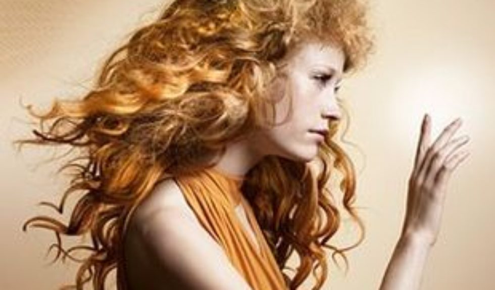 Domowe sposoby na zniszczone włosy