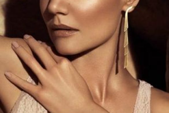Katie Holmes reklamuje biżuterię H. Stern