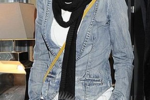 Kamila Mścichowska w dżinsie na premierze (FOTO)