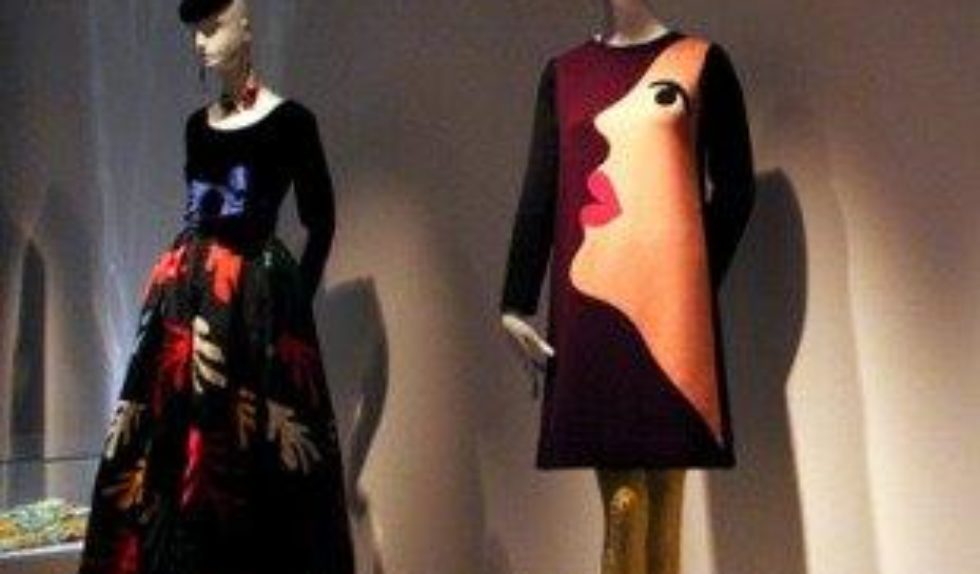 Wystawa projektów Yvesa Saint Laurenta