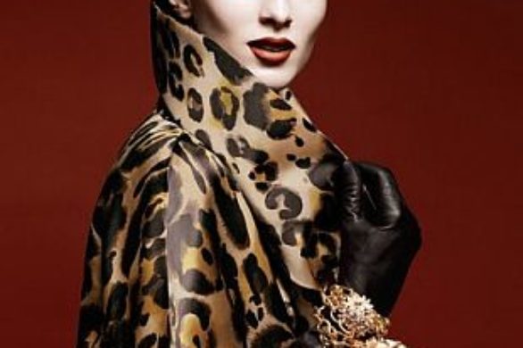 Karen Elson ponownie dla St. John