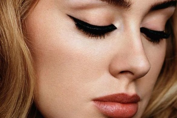 Makijażysta Adele pokazuje JAK rysuje jej kreskę na górnej powiece (VIDEO)