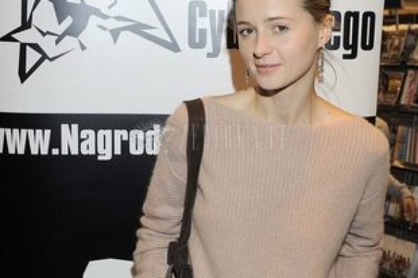 Agnieszka Grochowska w męskim stylu