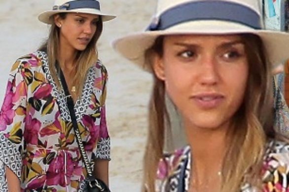 Jessica Alba w kwiecistej sukience Tory Burch