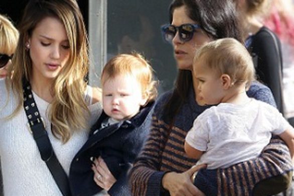 Codzienne fryzury znanych mam Hollywood (FOTO)