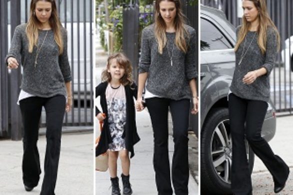 Jessica Alba w czarnych dzwonach