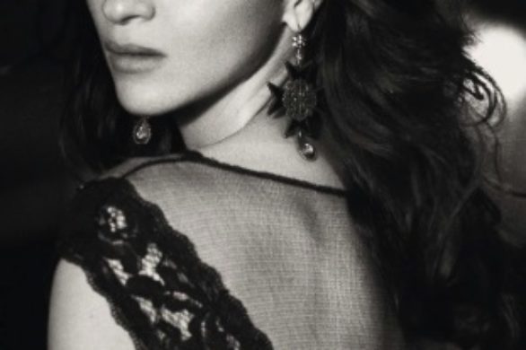 Mariacarla Boscono dla Alberty Ferretti – pierwsze zdjęcie