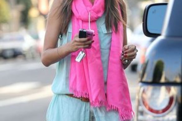 Alessandra Ambrosio stawia na dodatki (FOTO)