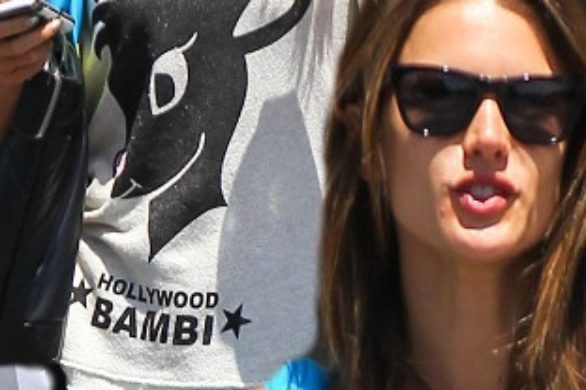 Alessandra Ambrosio w zabawnym T-shircie