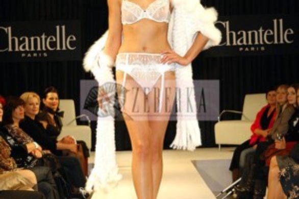 Chantelle kusi koronką