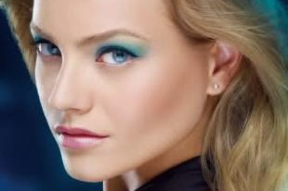 Ania Jagodzińska w wiosennej kampanii Cosme Decorte