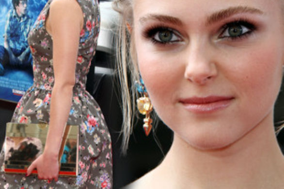 AnnaSophia Robb w dziewczęcej sukience w kwiaty