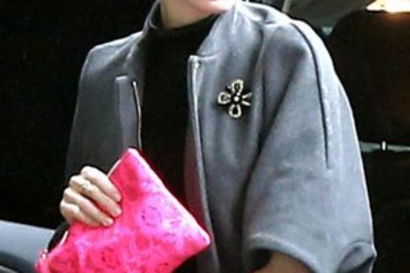 Anne Hathaway stawia na dodatki (FOTO)