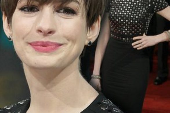 Anne Hathaway w Burberry (FOTO)