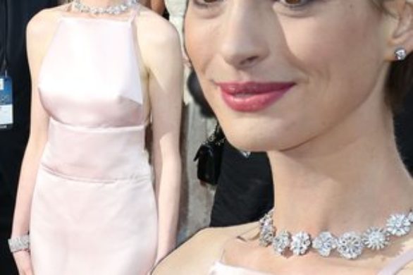Anne Hathaway w jasnoróżowej sukni Prady (FOTO)