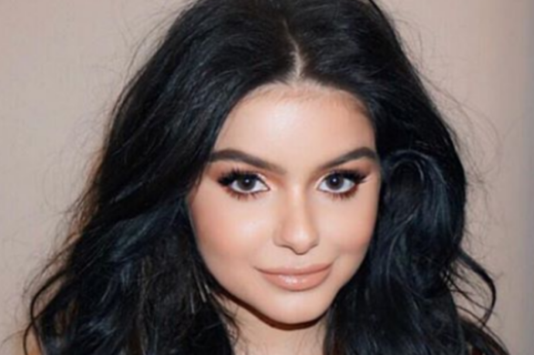 Tymi zdjęciami Ariel Winter zaskakuje! Takiej odwagi nikt się nie spodziewał