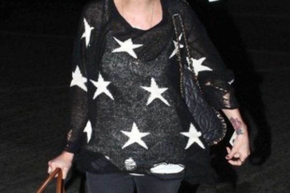 Ashlee Simpson w swetrze w gwiazdki!