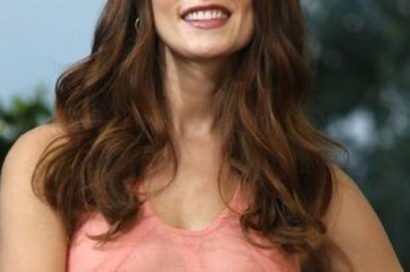 Ashley Greene w marynarce Chanel