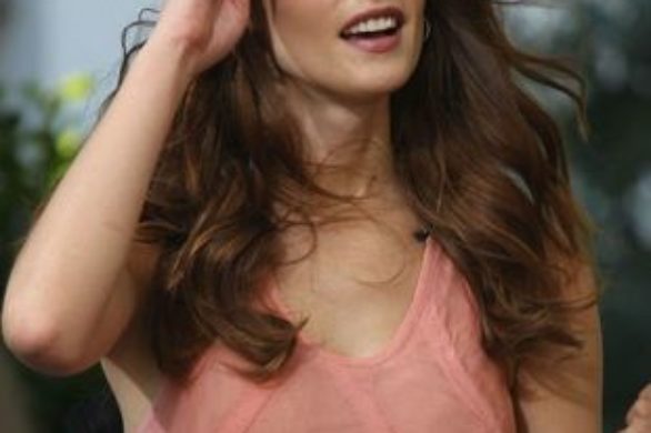 Ashley Greene w lekkiej sukience (FOTO)