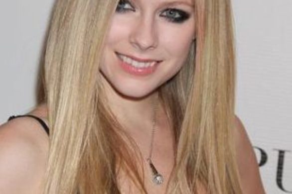 Avril Lavigne zaprojektowała naklejki na paznokcie (FOTO)