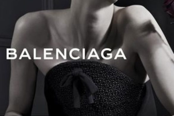 Kristen McMenamy w kampanii domu mody Balenciaga