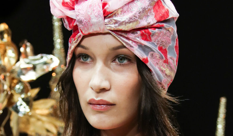 SOS! Czy Bella Hadid potrzebuje pomocy? Co stało się z jej włosami? SOS! Czy Bella Hadid potrzebuje pomocy? Co stało się z jej włosami?