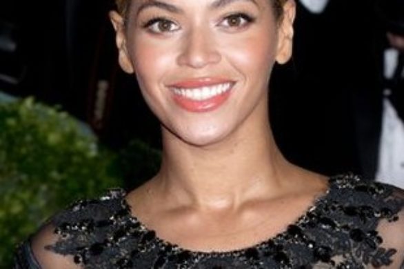 Beyonce gwiazdą najnowszego Cosmo (FOTO)