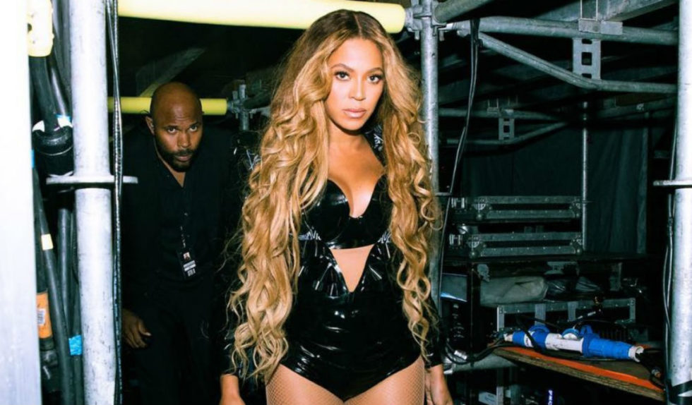 O tym, jak Beyonce przekonała mnie, abym nigdy nie malowała ust szarą szminką O tym, jak Beyonce przekonała mnie, abym nigdy nie malowała ust szarą szminką