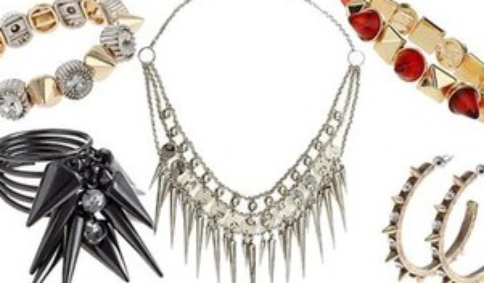 Przegląd biżuterii z ćwiekami