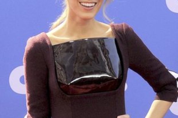 Blake Lively w burgundowej sukience Marios Schwab (FOTO)