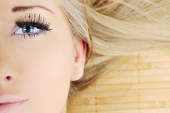 Proste rady na zniszczone blond włosy (FOTO)