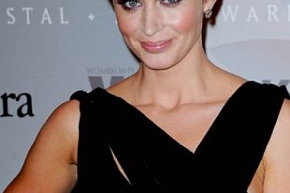 Emily Blunt w kreacji Elie Saab