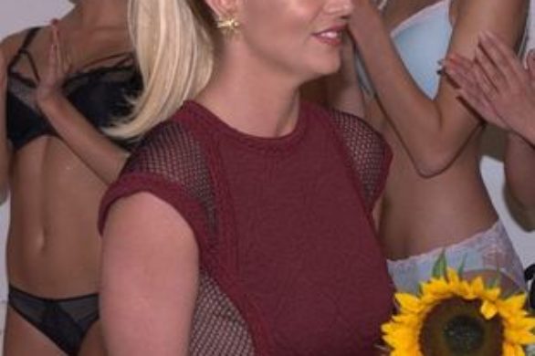 Zoom na linię The Intimate Britney Spears! (FOTO)