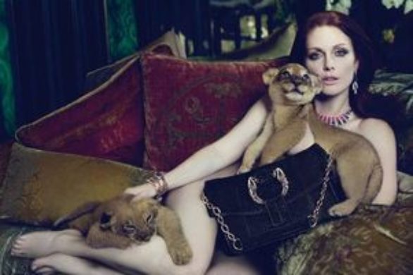 Julianne Moore i lwiątka