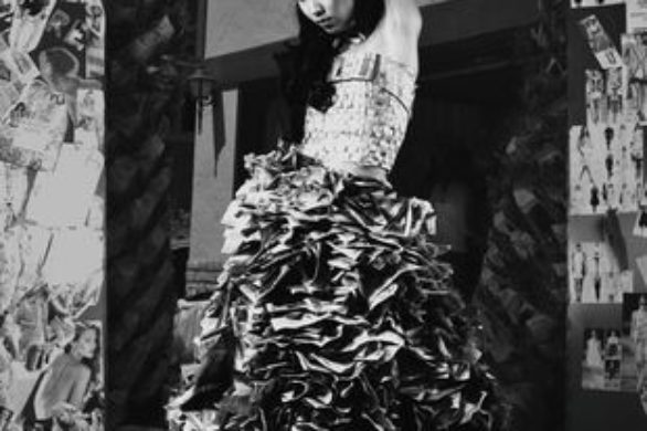 Z czego wykonano tę sukienkę?