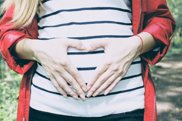 Spuchnięte kostki w 20 tygodniu ciąży? Zobacz, jak radzić sobie z problemem