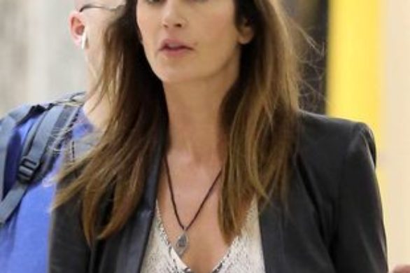Plażowy look Cindy Crawford (FOTO)