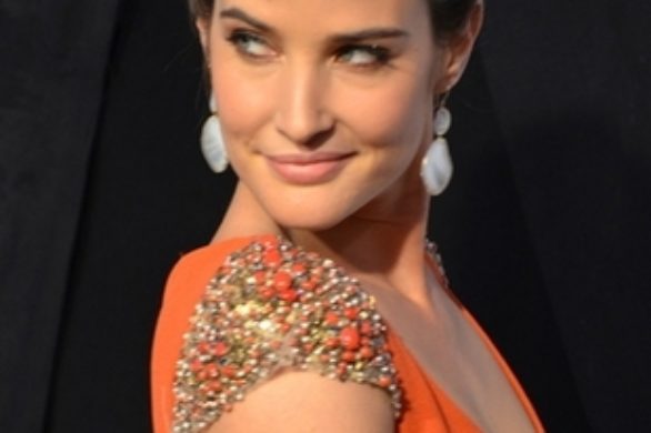 Cobie Smulders stawia na pomarańcz (FOTO)