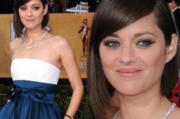 Marion Cotillard w biało-granatowej sukni Christiana Diora