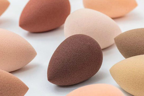 Jak dbać odpowiednio o beauty blender? Tymi rzeczami skracasz jego żywotność!