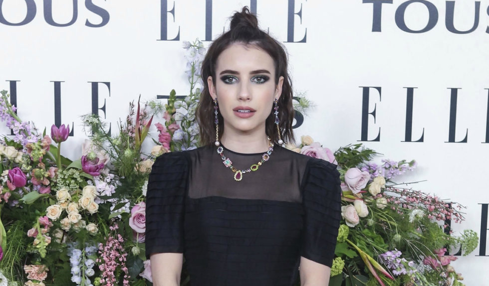 Emma Roberts wraca do swojego ulubionego koloru po bardzo krótkiej przerwie
