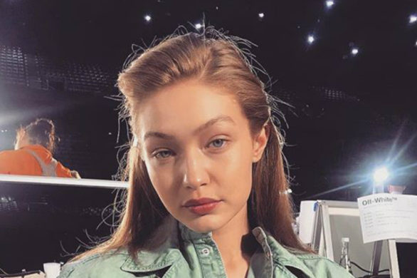 Gigi Hadid lansuje styl na wczesne lata 2000. Pamiętasz to nakrycie głowy?