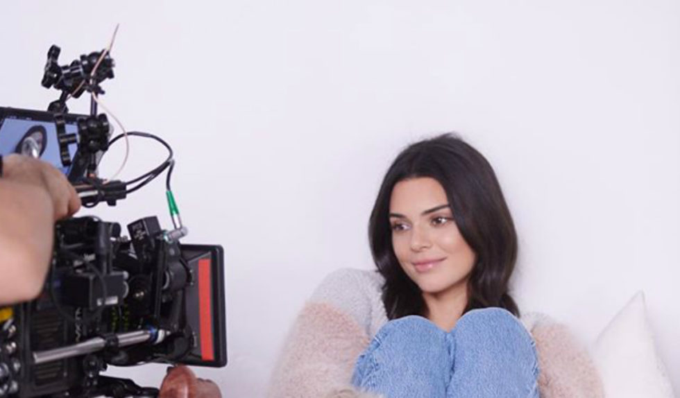 Kendall Jenner w nagiej sesji dla Vogue’a. Internauci dostrzegają tam poprawki Kendall Jenner w nagiej sesji dla Vogue’a. Internauci dostrzegają tam poprawki