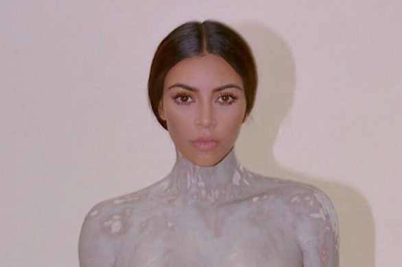 Oto, jak będą wyglądać nowe perfumy spod ręki samej Kim Kardashian: KKW Body