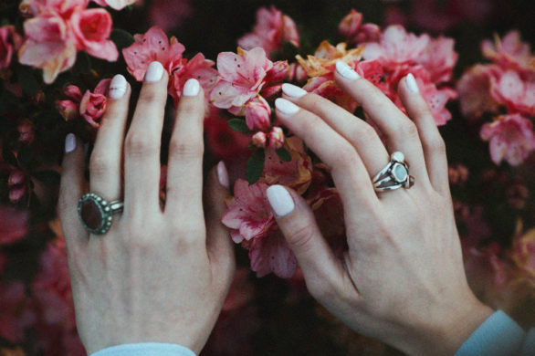 Wybrano kolor roku 2019. Zdążył już trafić do kolekcji lakierów oraz pomadek!