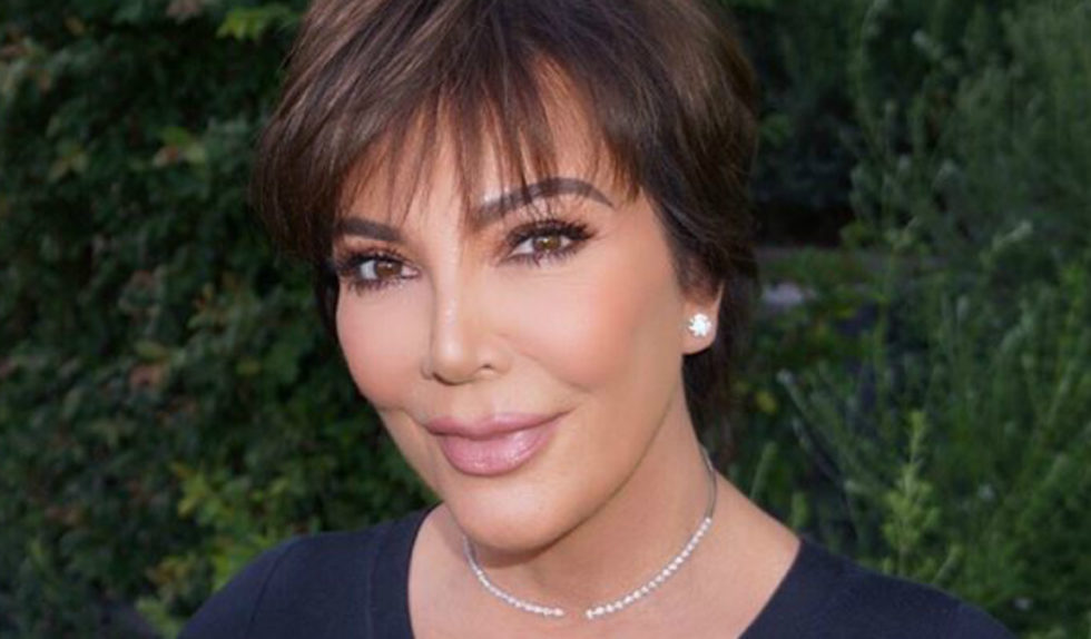 Nie możemy wyjść z szoku patrząc na nowe zdjęcia Kris Jenner… w blondzie! Nie możemy wyjść z szoku patrząc na nowe zdjęcia Kris Jenner… w blondzie!