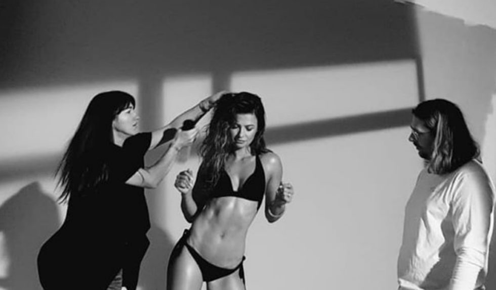 Anna Lewandowska i jej gorące ciało w sesji foto ponownie podzieliły internautów Anna Lewandowska i jej gorące ciało w sesji foto ponownie podzieliły internautów