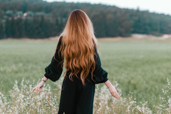 Przedłużanie włosów to prawdziwy hit! Zobacz, jakie metody wybieramy najczęściej