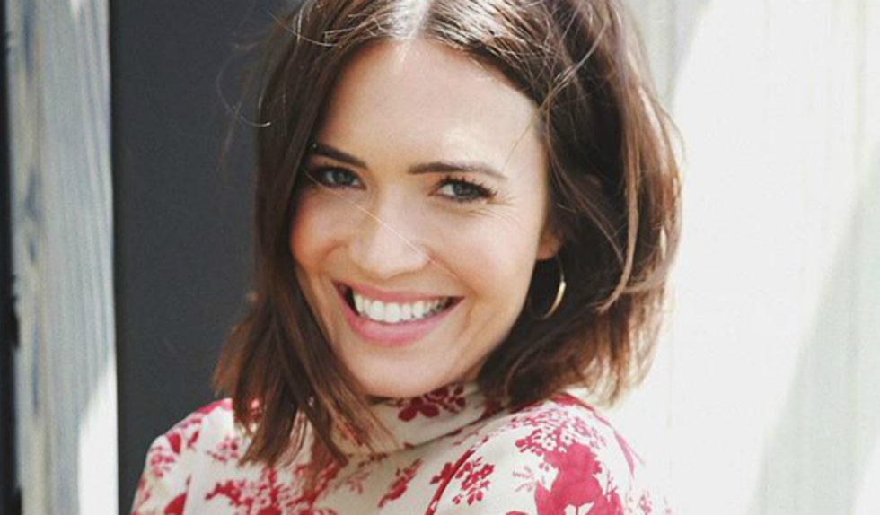 Czy microblading może wyglądać dobrze? Zobacz, jak prezentuje się u Mandy Moore!